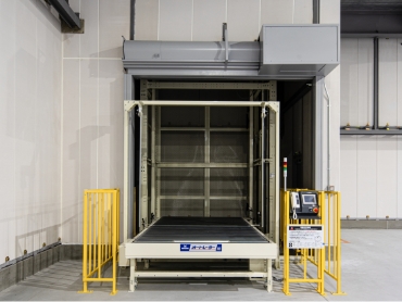 垂直搬送機